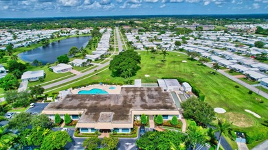 Absolutely beautifully remodeled condo offering fantastic lake - photo 19