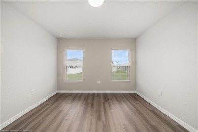 Welcome home! This delightful house is an incredible starter - photo 21