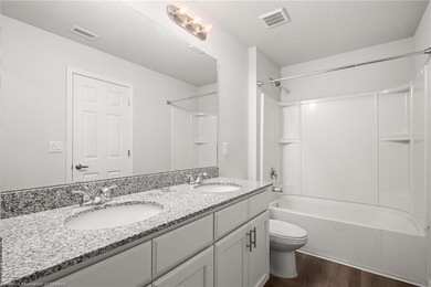Welcome home! This delightful house is an incredible starter - photo 26