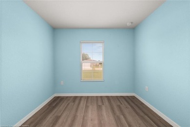 Welcome home! This delightful house is an incredible starter - photo 30