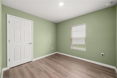 Welcome home! This delightful house is an incredible starter - photo 31