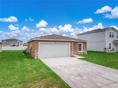 Welcome home! This delightful house is an incredible starter - photo 43