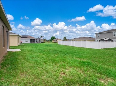 Welcome home! This delightful house is an incredible starter - photo 48