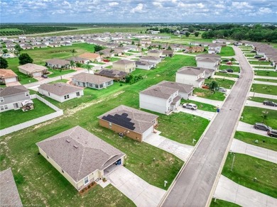 Welcome home! This delightful house is an incredible starter - photo 49