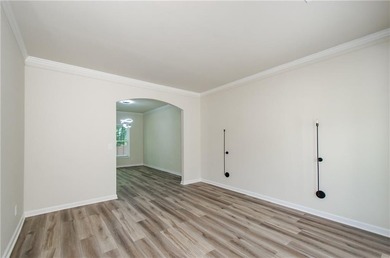 Beautifully Renovated 5 Bedroom 3.5 Bath Brick Front Home In The - photo 8