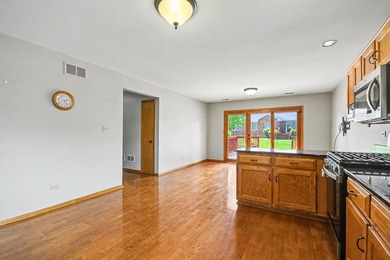 2 Bedroom, 2 Bath Brick Ranch Townhome in Desirable Village - photo 6