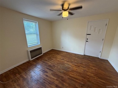 ** CASH OFFERS ONLY ** This SPACIOUS 1 bedroom unit has an - photo 12