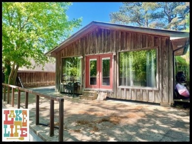 (private lake, pond, creek) Home For Sale in Sardis Mississippi