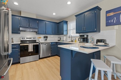 Discover your dream waterfront retreat on Lake Hamilton! This - photo 13