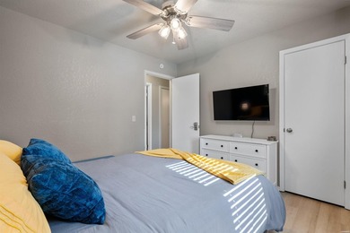 Discover your dream waterfront retreat on Lake Hamilton! This - photo 24