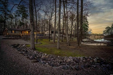Discover your dream waterfront retreat on Lake Hamilton! This - photo 41