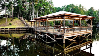 Stunning Waterfront Retreat on Toledo Bend Lake Welcome to your - photo 3