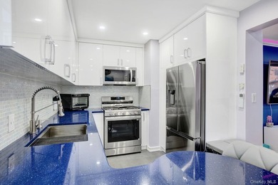 Rare Bayside Offering with Private Basement & Separate Entrance - photo 12