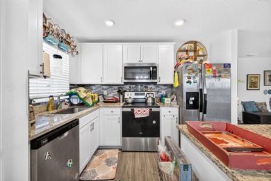 Welcome to comfort, style, and an energy efficient home! This - photo 12