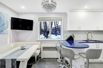 Rare Bayside Offering with Private Basement & Separate Entrance - photo 13