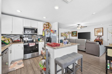 Welcome to comfort, style, and an energy efficient home! This - photo 13