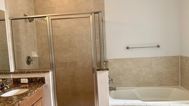 Beautifully maintained 3-bedroom plus loft townhome in Central - photo 21