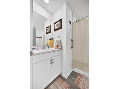 Welcome to comfort, style, and an energy efficient home! This - photo 22