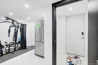 Rare Bayside Offering with Private Basement & Separate Entrance - photo 25