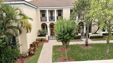 Beautifully maintained 3-bedroom plus loft townhome in Central - photo 25