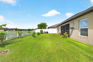 Welcome to comfort, style, and an energy efficient home! This - photo 37