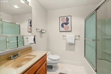 Seller to pay HOA's through July 2026! Lovingly updated condo - photo 14