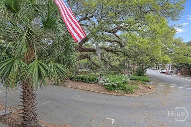 Idyllic Crawford Square frontage, an End-Unit location, modern - photo 4