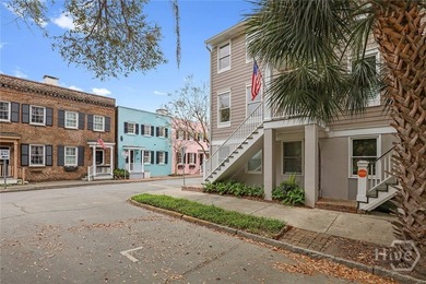 Idyllic Crawford Square frontage, an End-Unit location, modern - photo 7