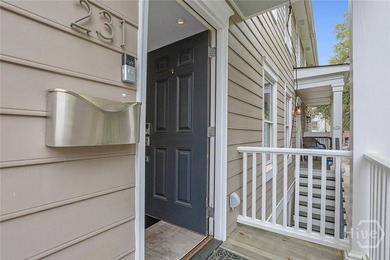 Idyllic Crawford Square frontage, an End-Unit location, modern - photo 8