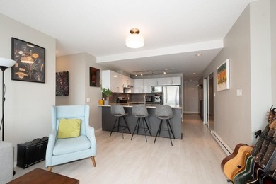 Welcome to InterUrban! This bright northwest corner home offers - photo 11