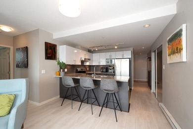 Welcome to InterUrban! This bright northwest corner home offers - photo 12