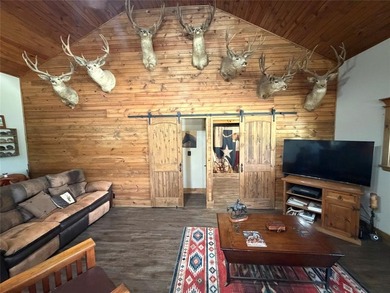 Welcome to an exceptional horse and cattle property in the heart - photo 13