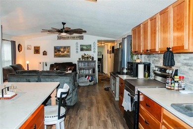 Welcome to Enchanted Oaks, this is truly an enchanted retreat on - photo 14