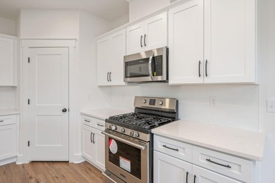 Welcome home to this beautiful new construction 4-bedroom - photo 15