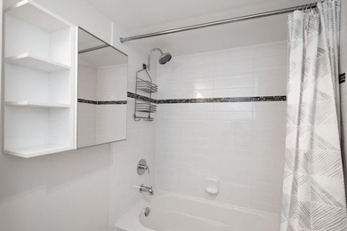 Welcome to InterUrban! This bright northwest corner home offers - photo 19