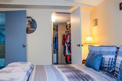 Welcome to Enchanted Oaks, this is truly an enchanted retreat on - photo 20