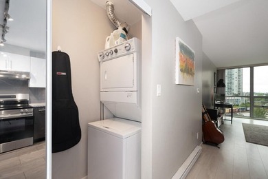 Welcome to InterUrban! This bright northwest corner home offers - photo 23