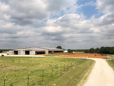 Welcome to an exceptional horse and cattle property in the heart - photo 33