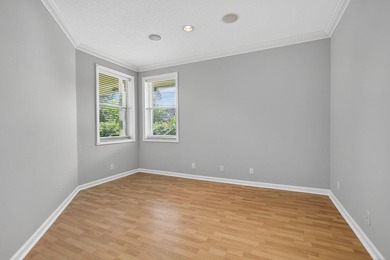 Welcome to this beautifully maintained three-bedroom, two-bath - photo 9