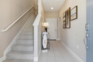Contemporary Townhome Style Condo in highly sought-after - photo 16