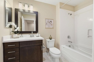 Contemporary Townhome Style Condo in highly sought-after - photo 34