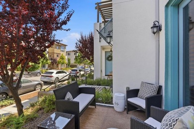 Contemporary Townhome Style Condo in highly sought-after - photo 43