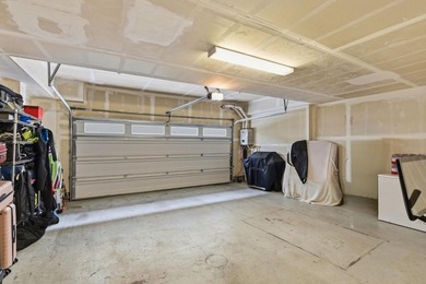 Contemporary Townhome Style Condo in highly sought-after - photo 44