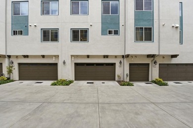 Contemporary Townhome Style Condo in highly sought-after - photo 46