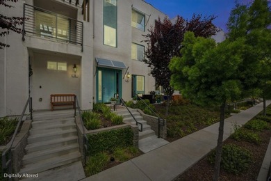 Contemporary Townhome Style Condo in highly sought-after - photo 48