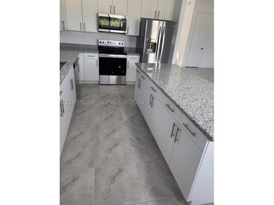 NEW CONSTEUCTION OF 29 SINGLE FAMILY HOUSES, 4 AND 5 BEDROOMS - photo 4