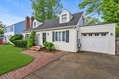 Welcome to 15 Purdue Road in Glen Cove. This charming Cape - photo 24