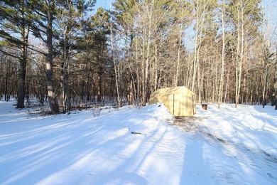 Discover easy peaceful Northwoods living in this well-kept - photo 16