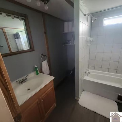 Discover a unique opportunity offering flexibility and space on - photo 19