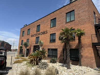 Impeccably maintained 3BR/2BA third-floor waterfront condo in